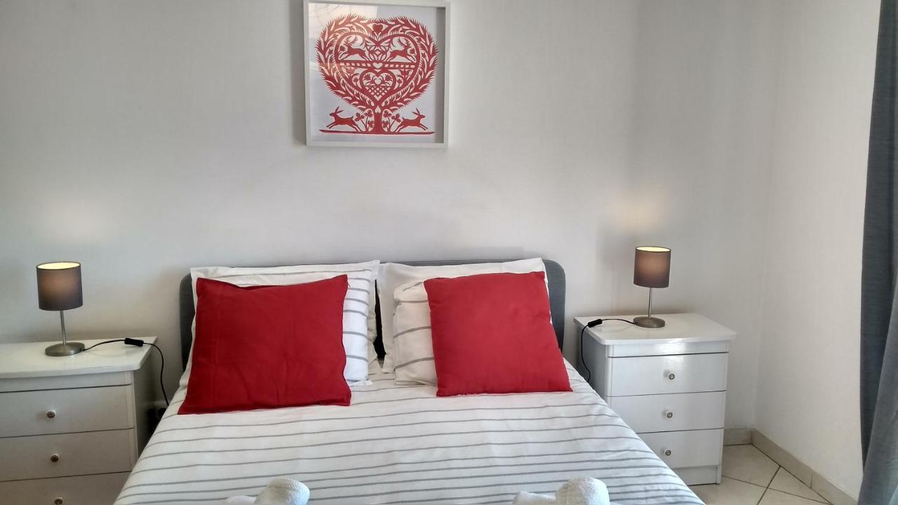 Apartamentos Monica Quarteira Εξωτερικό φωτογραφία